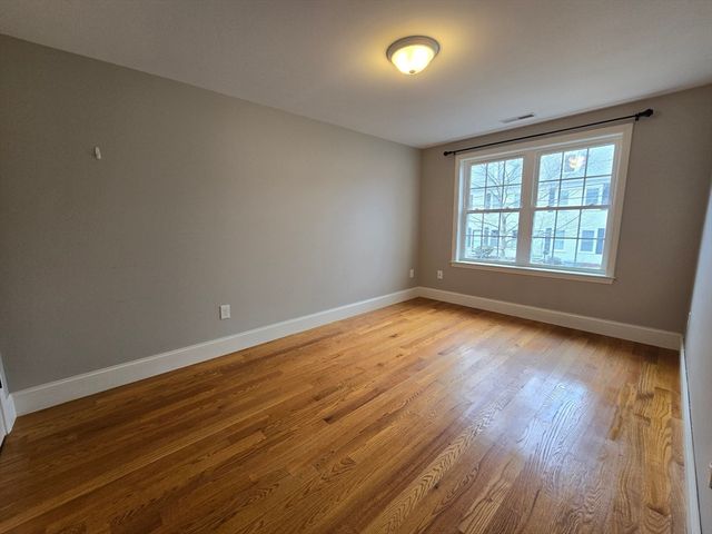 34 Park St 34, Arlington, MA 02474