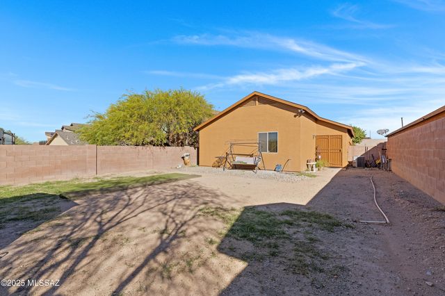 2464 E Camino Malcote, Tucson, AZ 85706