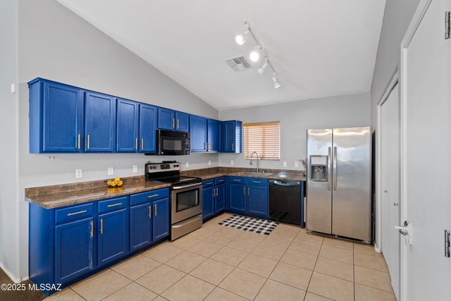 2464 E Camino Malcote, Tucson, AZ 85706