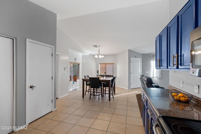 2464 E Camino Malcote, Tucson, AZ 85706