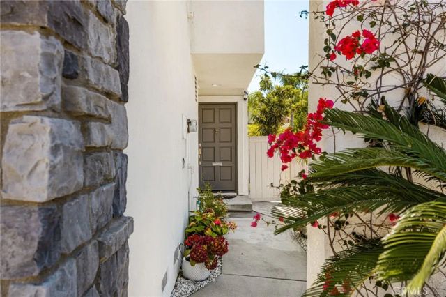 935 S Flintridge, Anaheim, CA 92808