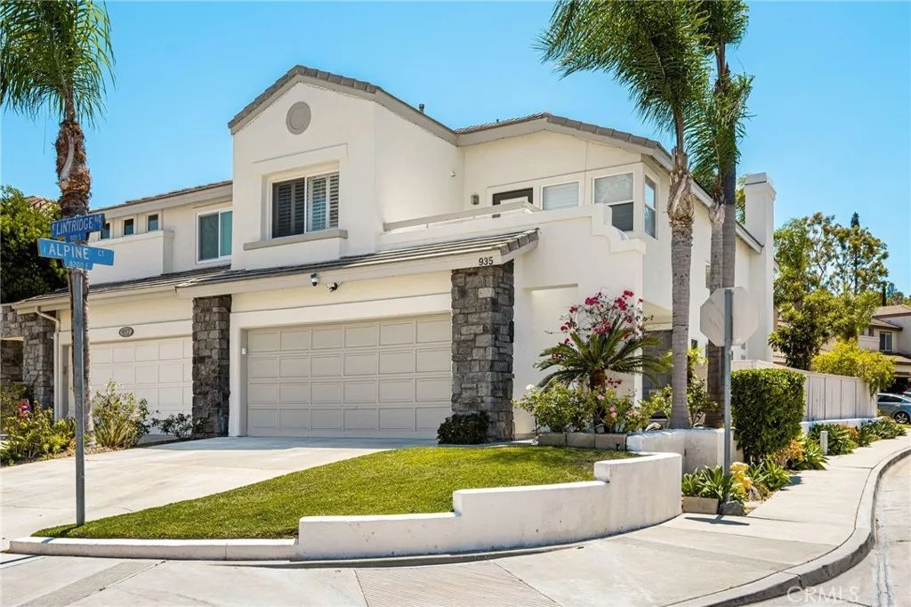 935 S Flintridge, Anaheim, CA 92808