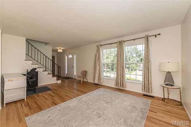 9822 Meadowfern Drive, Crestwood, MO 63126
