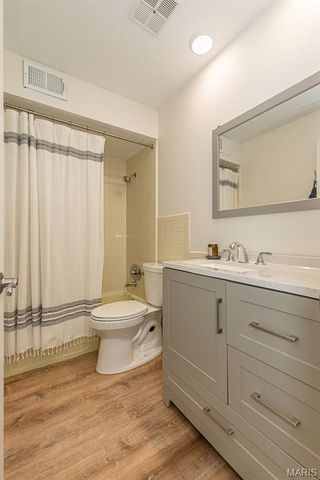 9822 Meadowfern Drive, Crestwood, MO 63126