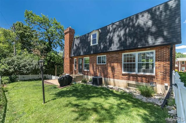 9822 Meadowfern Drive, Crestwood, MO 63126