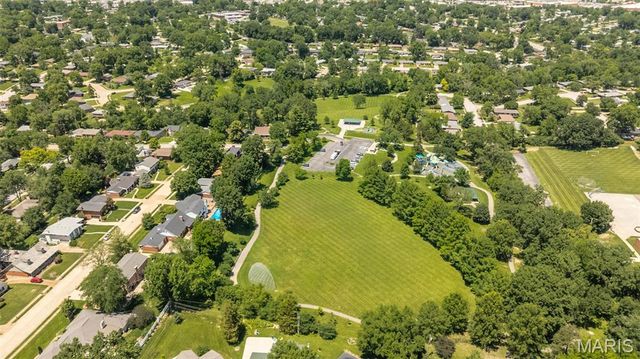 9822 Meadowfern Drive, Crestwood, MO 63126