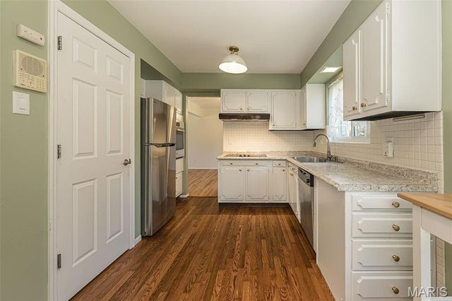 9822 Meadowfern Drive, Crestwood, MO 63126