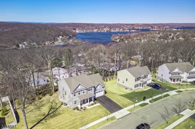 16 Esposito Ln, Roxbury Twp., NJ 07850
