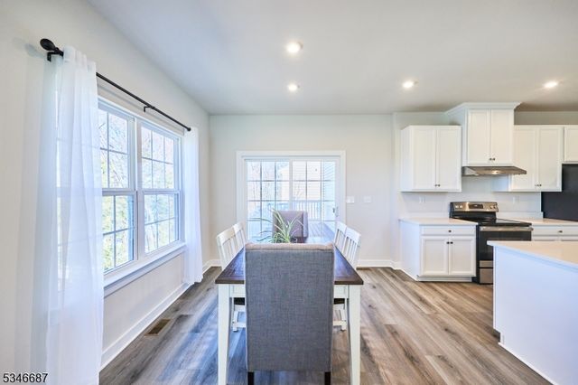 16 Esposito Ln, Roxbury Twp., NJ 07850