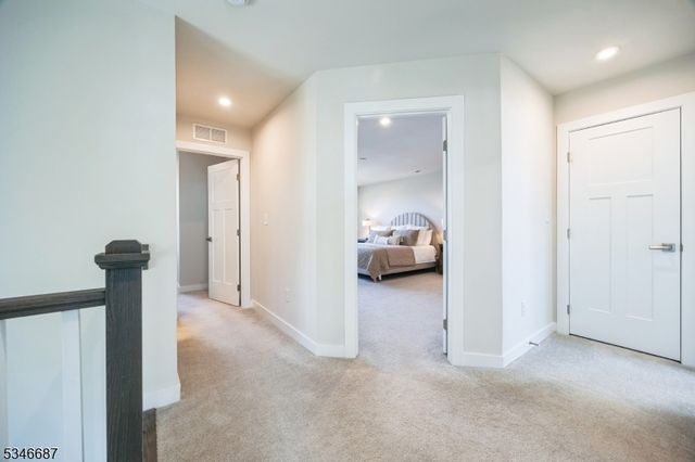 16 Esposito Ln, Roxbury Twp., NJ 07850