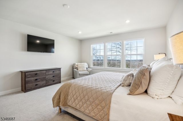16 Esposito Ln, Roxbury Twp., NJ 07850