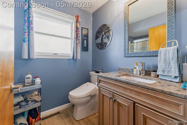 22050 Provincial Street, Trenton, MI 48183