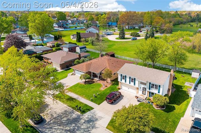 22050 Provincial Street, Trenton, MI 48183