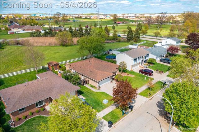 22050 Provincial Street, Trenton, MI 48183