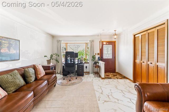 22050 Provincial Street, Trenton, MI 48183