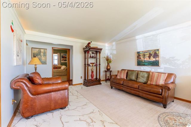 22050 Provincial Street, Trenton, MI 48183