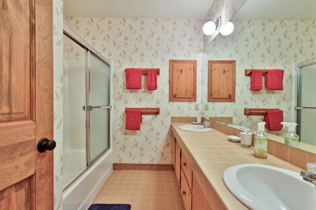 726 East Ash Road, Plymouth, VT 05056