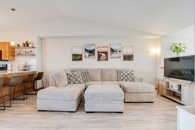 1158 44TH Avenue W, West Fargo, ND 58078