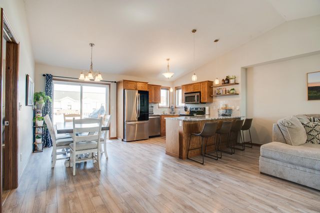 1158 44TH Avenue W, West Fargo, ND 58078