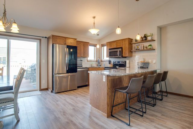 1158 44TH Avenue W, West Fargo, ND 58078