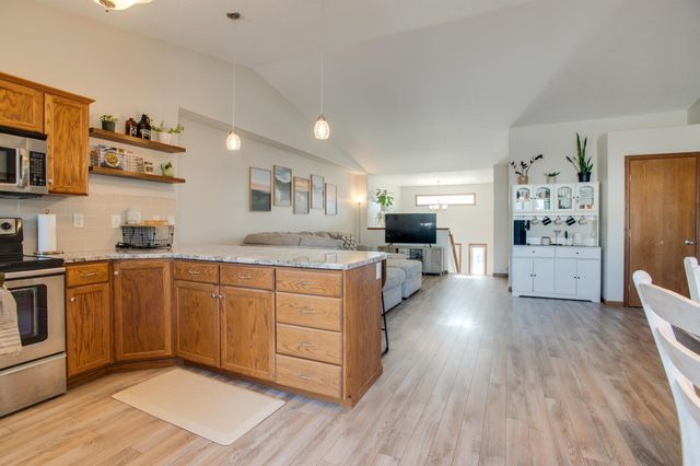 1158 44TH Avenue W, West Fargo, ND 58078