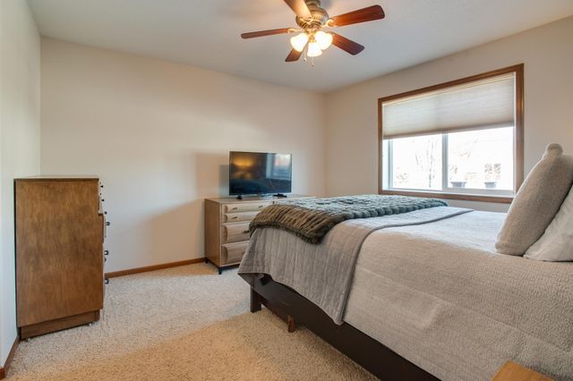 1158 44TH Avenue W, West Fargo, ND 58078