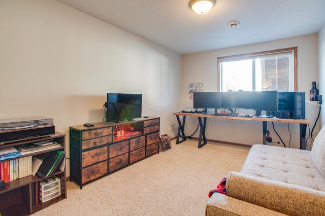 1158 44TH Avenue W, West Fargo, ND 58078