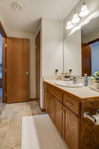 1158 44TH Avenue W, West Fargo, ND 58078