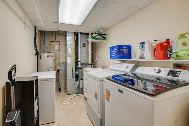 1158 44TH Avenue W, West Fargo, ND 58078