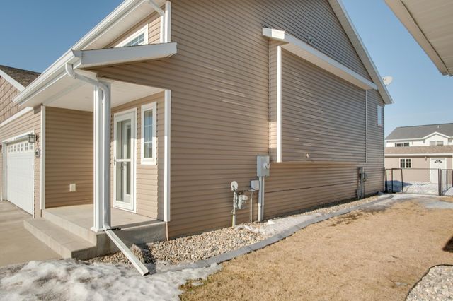 1158 44TH Avenue W, West Fargo, ND 58078