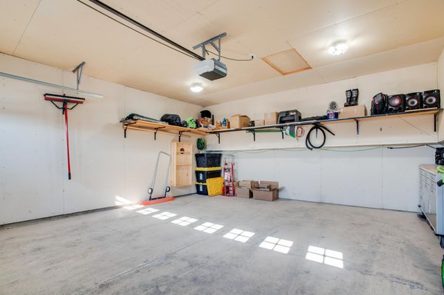 1158 44TH Avenue W, West Fargo, ND 58078