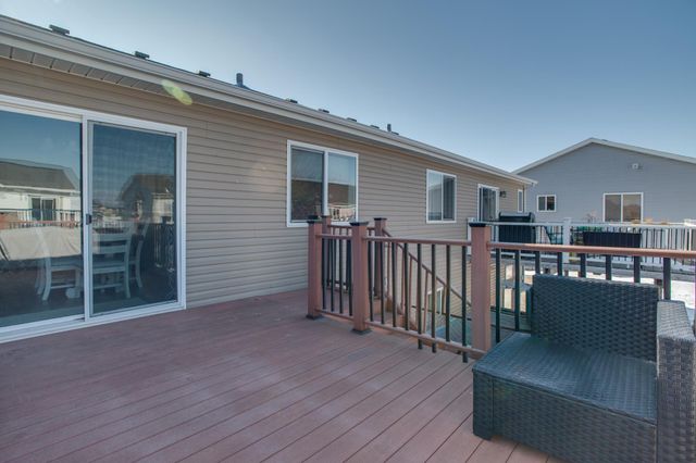1158 44TH Avenue W, West Fargo, ND 58078