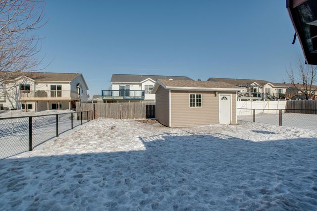 1158 44TH Avenue W, West Fargo, ND 58078