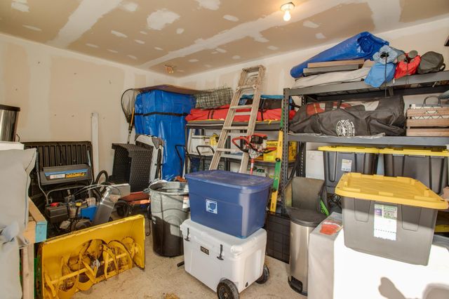 1158 44TH Avenue W, West Fargo, ND 58078