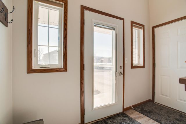 1158 44TH Avenue W, West Fargo, ND 58078