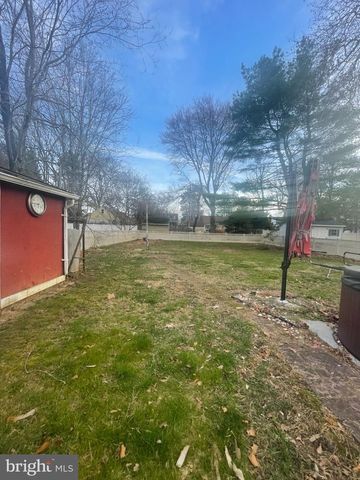 126 THOMAS AVE, Maple Shade, NJ 08052