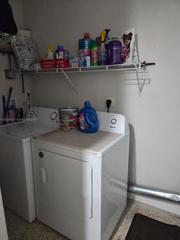 9228 SW 37th St 9228, Miami, FL 33165