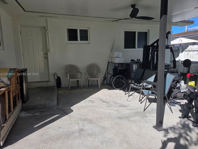 9228 SW 37th St 9228, Miami, FL 33165