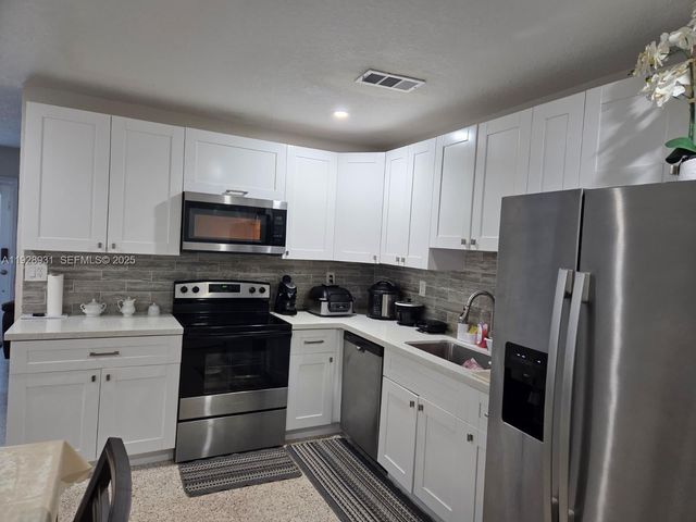 9228 SW 37th St 9228, Miami, FL 33165