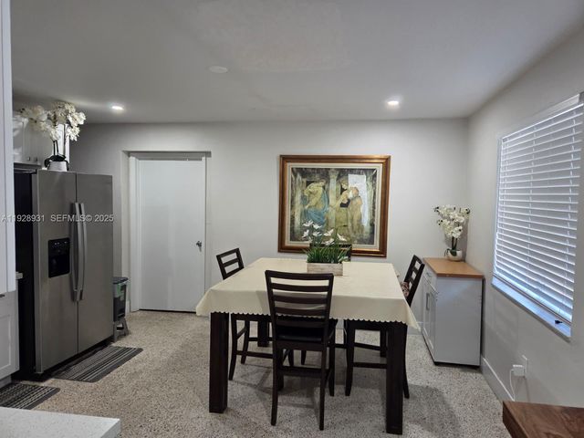 9228 SW 37th St 9228, Miami, FL 33165