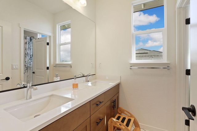 16283 Brownstone Ave, Lathrop, CA 95330