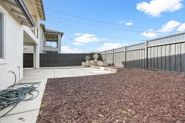 16283 Brownstone Ave, Lathrop, CA 95330