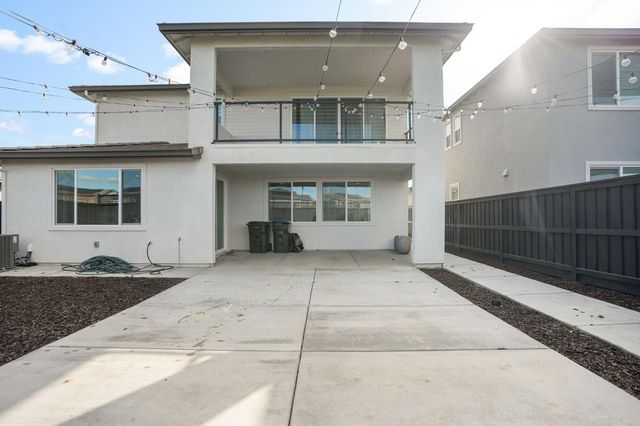 16283 Brownstone Ave, Lathrop, CA 95330