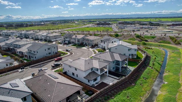 16283 Brownstone Ave, Lathrop, CA 95330