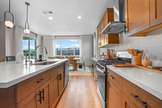 16283 Brownstone Ave, Lathrop, CA 95330