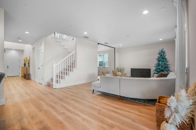 16283 Brownstone Ave, Lathrop, CA 95330