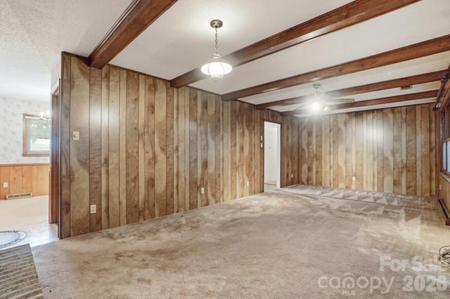 6704 Alanbrook Road, Charlotte, NC 28215