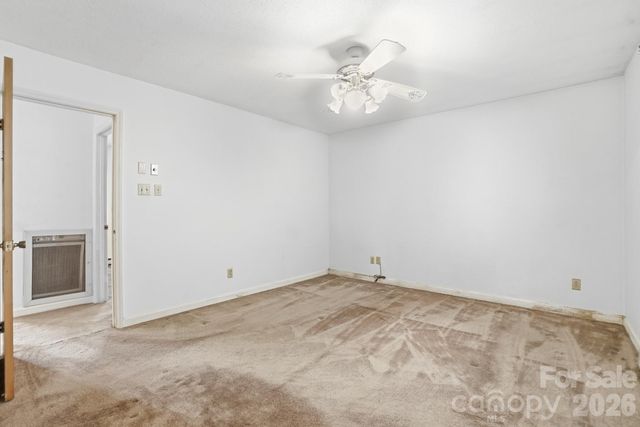 6704 Alanbrook Road, Charlotte, NC 28215