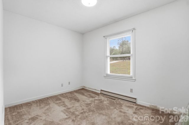 6704 Alanbrook Road, Charlotte, NC 28215