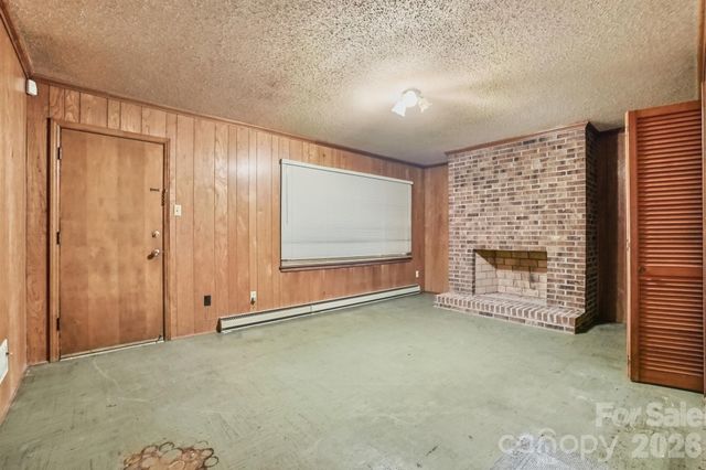 6704 Alanbrook Road, Charlotte, NC 28215
